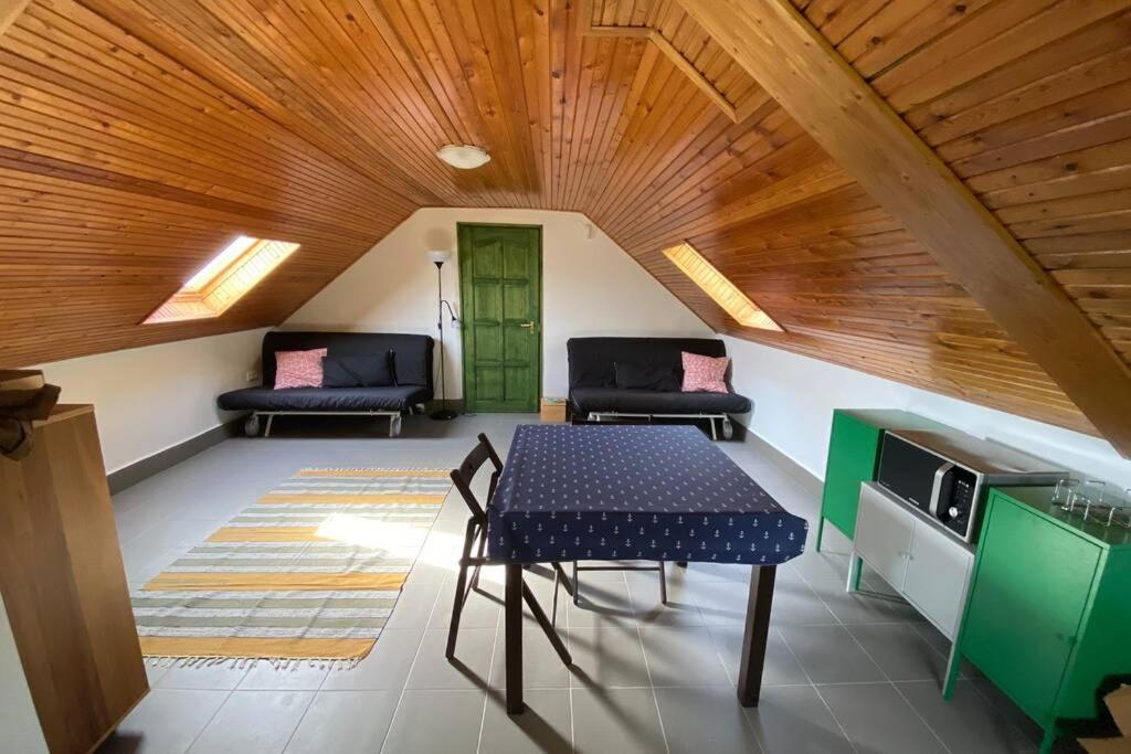 Preshaz A Hegyteton Apartment Pécsely Exterior foto